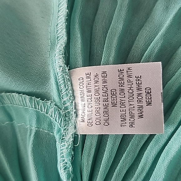 Womens SUNNY LEIGH Shirt. Size M. Color Green. - Picture 7 of 7